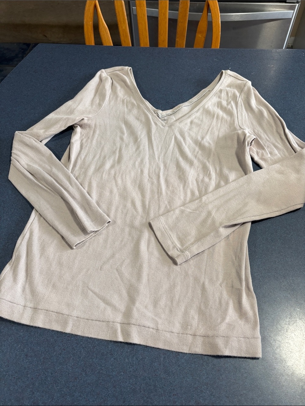 GAP Women's Ribbed V-Neck Long Sleeve Top - Light Taupe